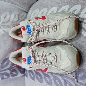 NEW BALANCE  574 WOMEN'S SNEAKER SIZE 7